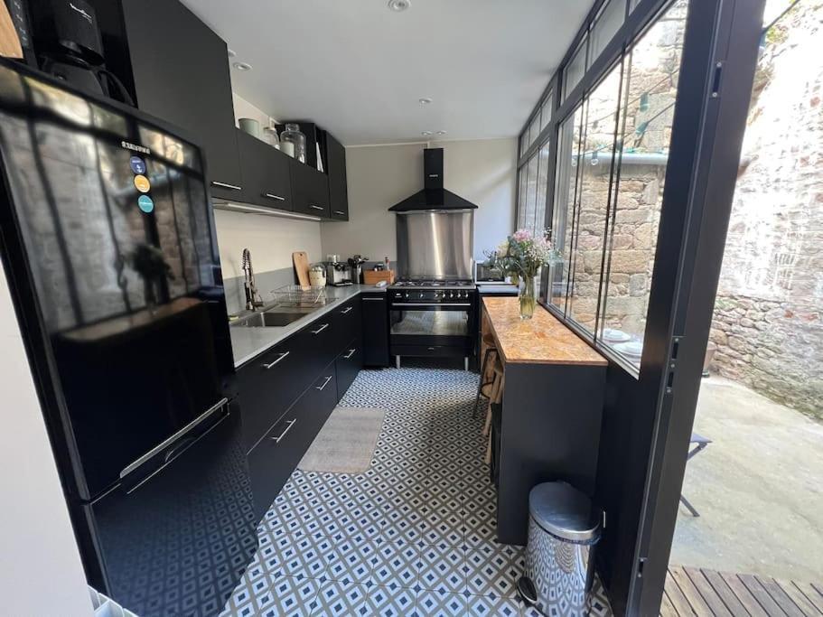 Cocon Urbain De Charme Villa Dinan Exterior photo